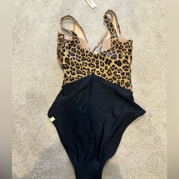 Summersalt The Perfect Wrap One Piece Leopard size 0/2 NWT - Picture 4 of 7